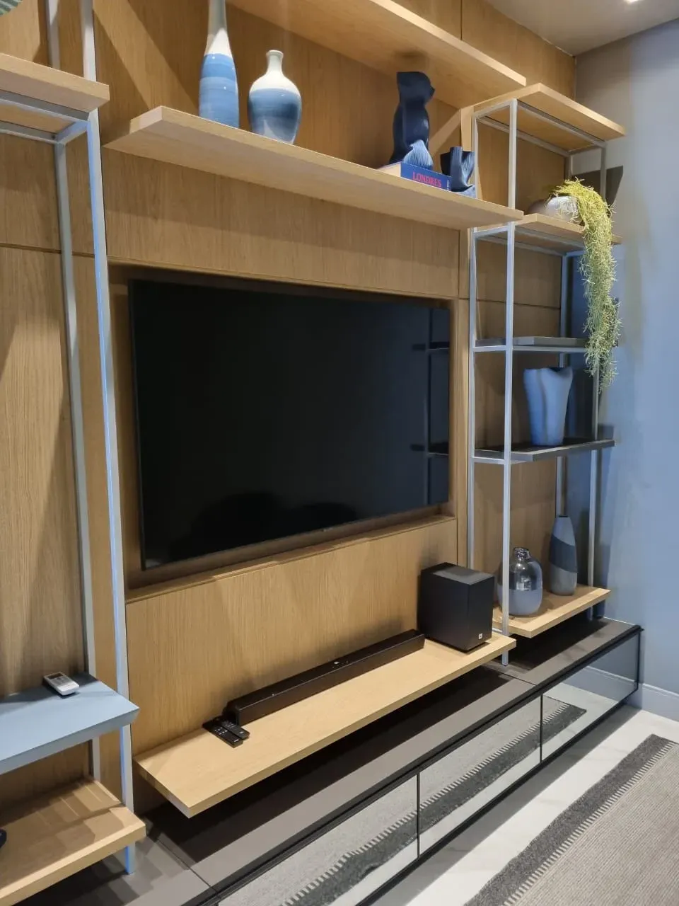 Imagens do imóveis Apartamento com 3 suítes e 3 vagas de garagem na Meia Praia em Itapema