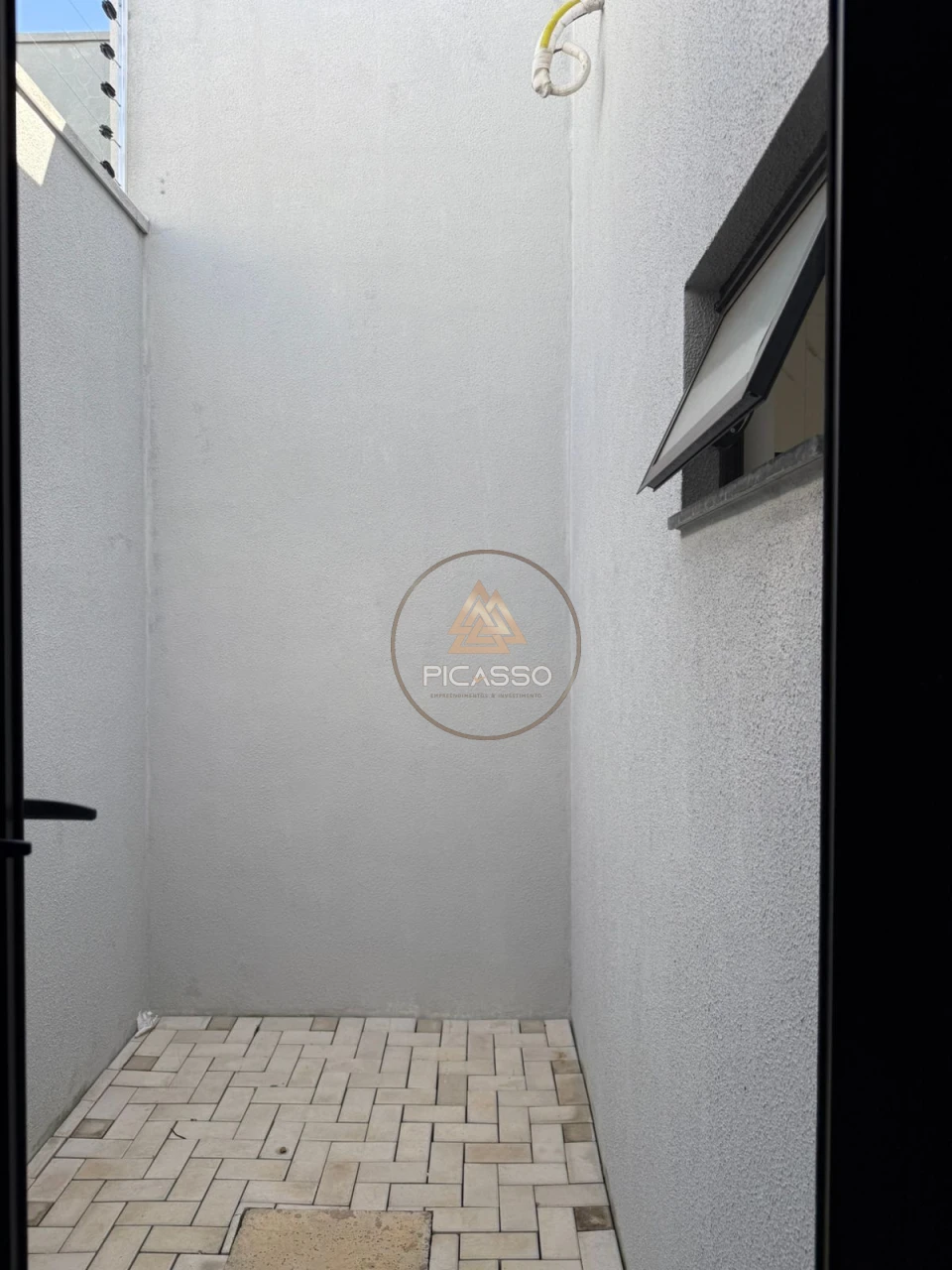 Imagens do imóveis Grande Casa No Santa Felicidade Com Otima Localização E Bairro