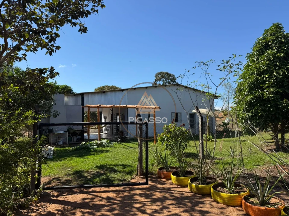 Imagens do imóveis Fazenda/Sítios/Chácaras À Venda 000 Poxoreu