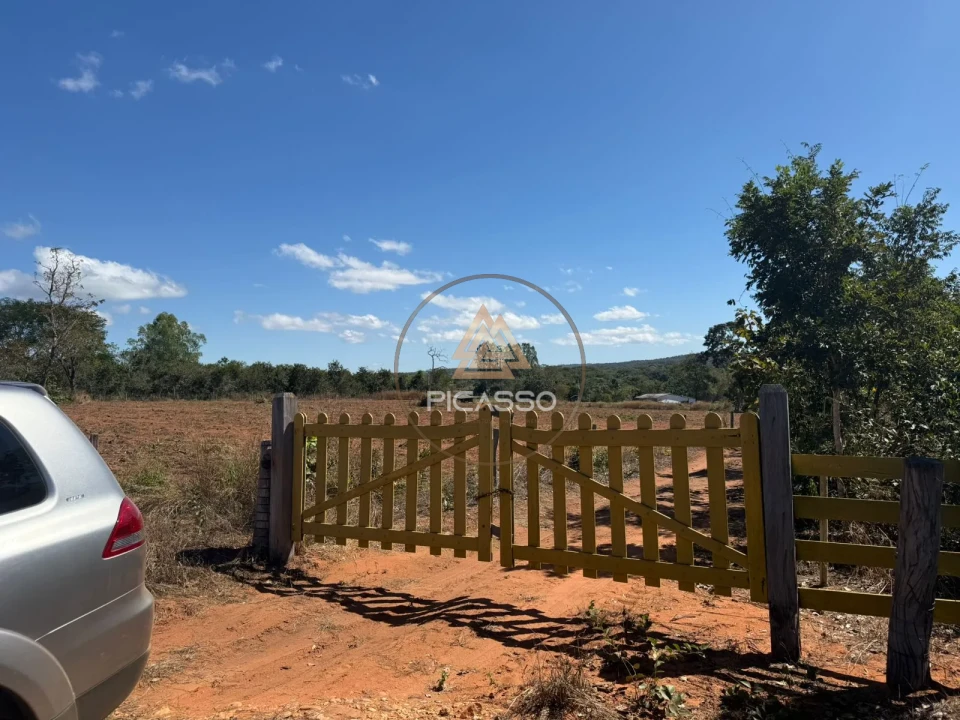 Imagens do imóveis Fazenda/Sítios/Chácaras À Venda 000 Poxoreu
