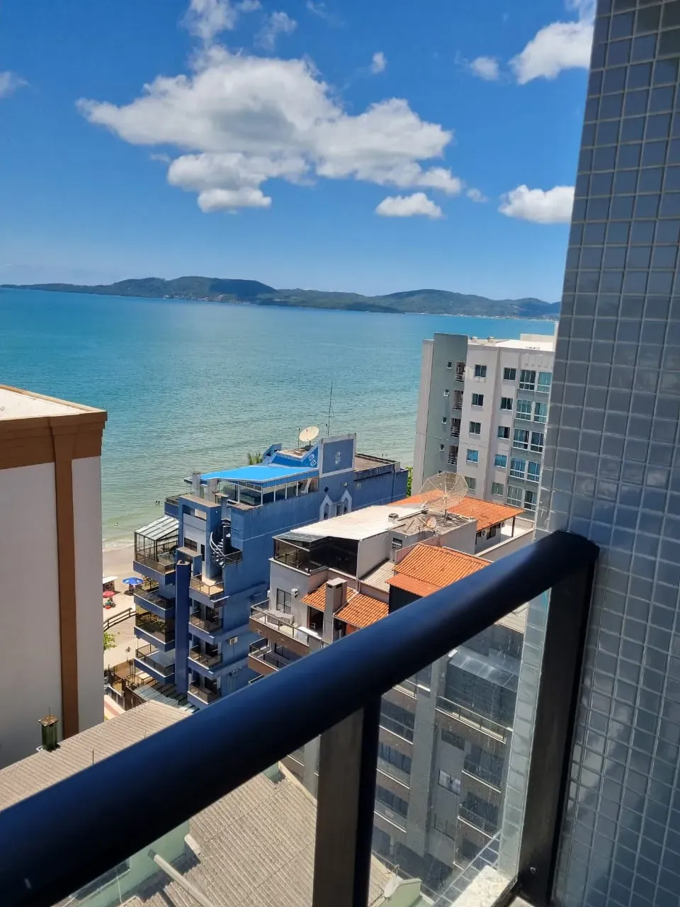 Imagens do imóveis Apartamento com 3 suítes e 3 vagas de garagem na Meia Praia em Itapema