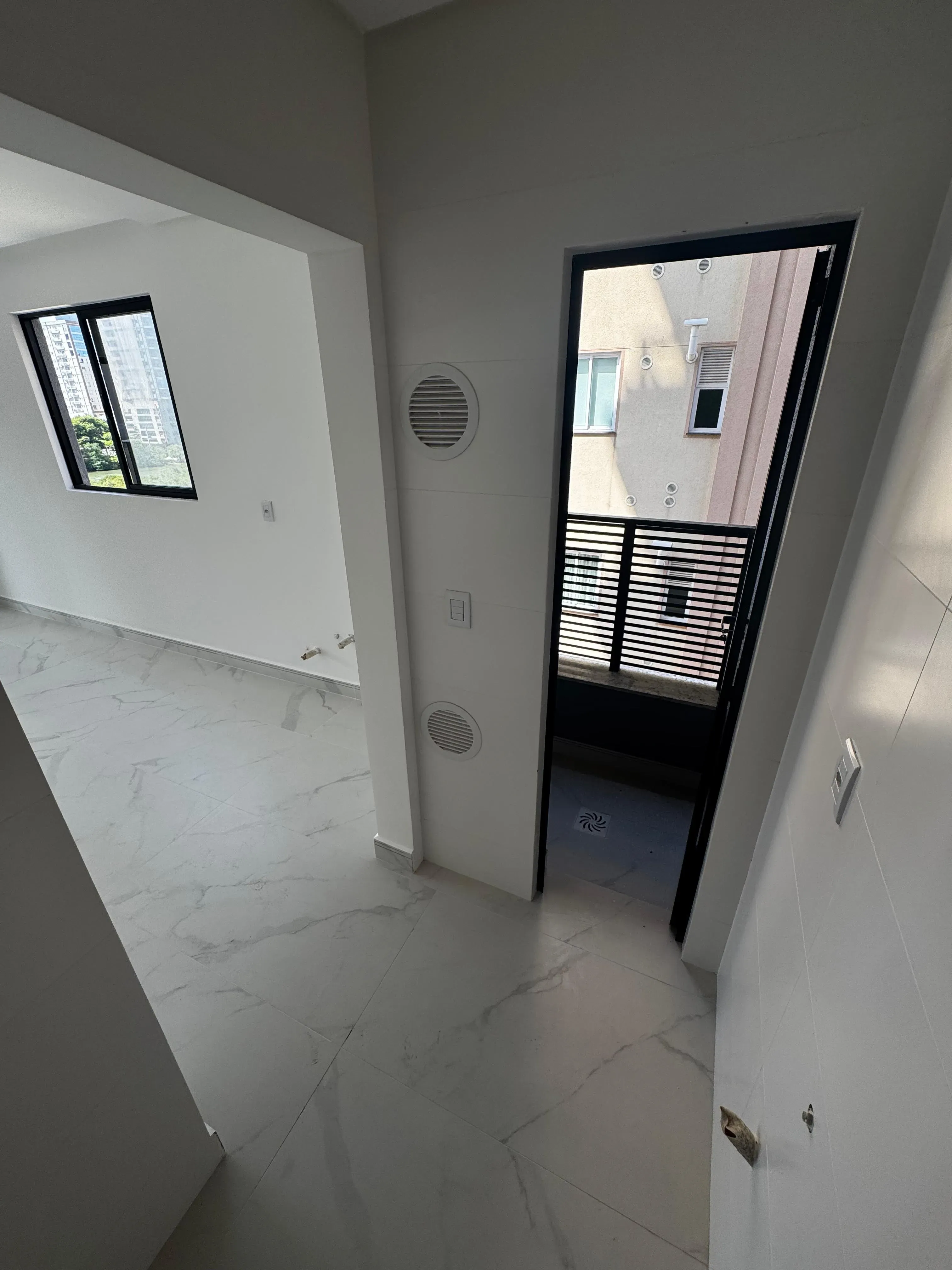 Imagens do imóveis Apartamento com 2 suítes e 2 vagas de garagem, no Perequê em Porto Belo