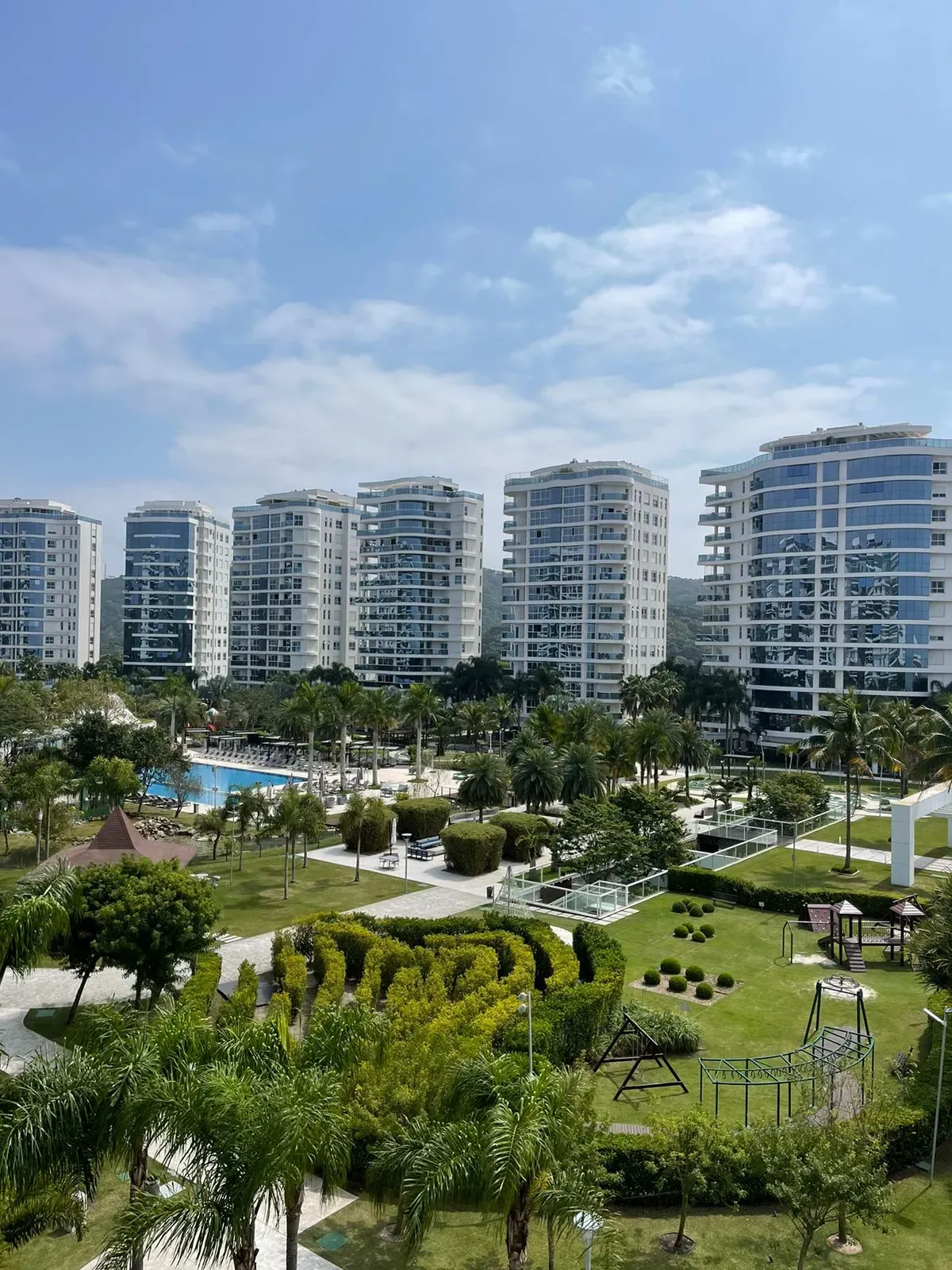 Imagens do imóveis Apartamento vista mar mobiliado com 3 suítes e 3 vagas de garagem em Itajaí