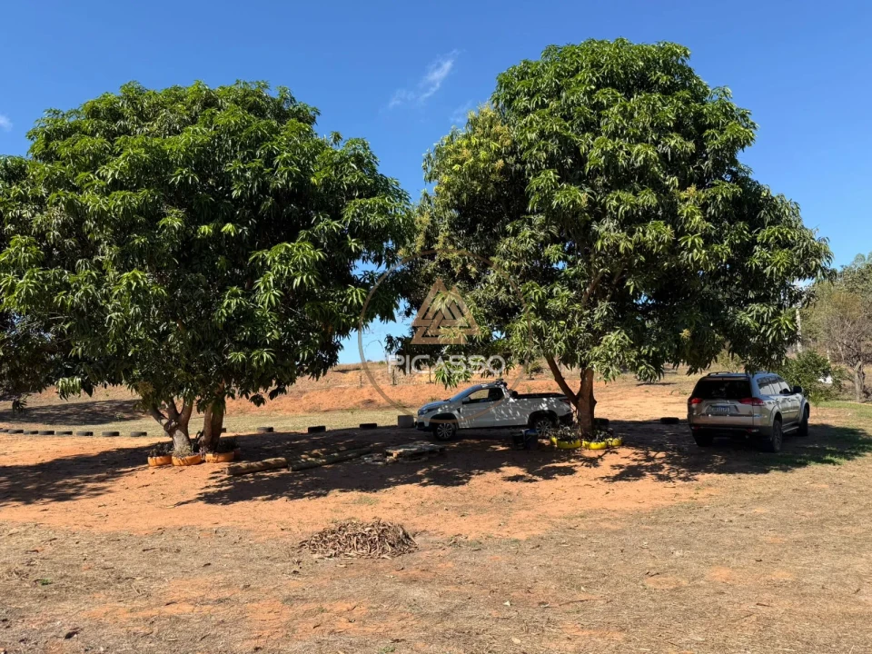 Imagens do imóveis Fazenda/Sítios/Chácaras À Venda 000 Poxoreu