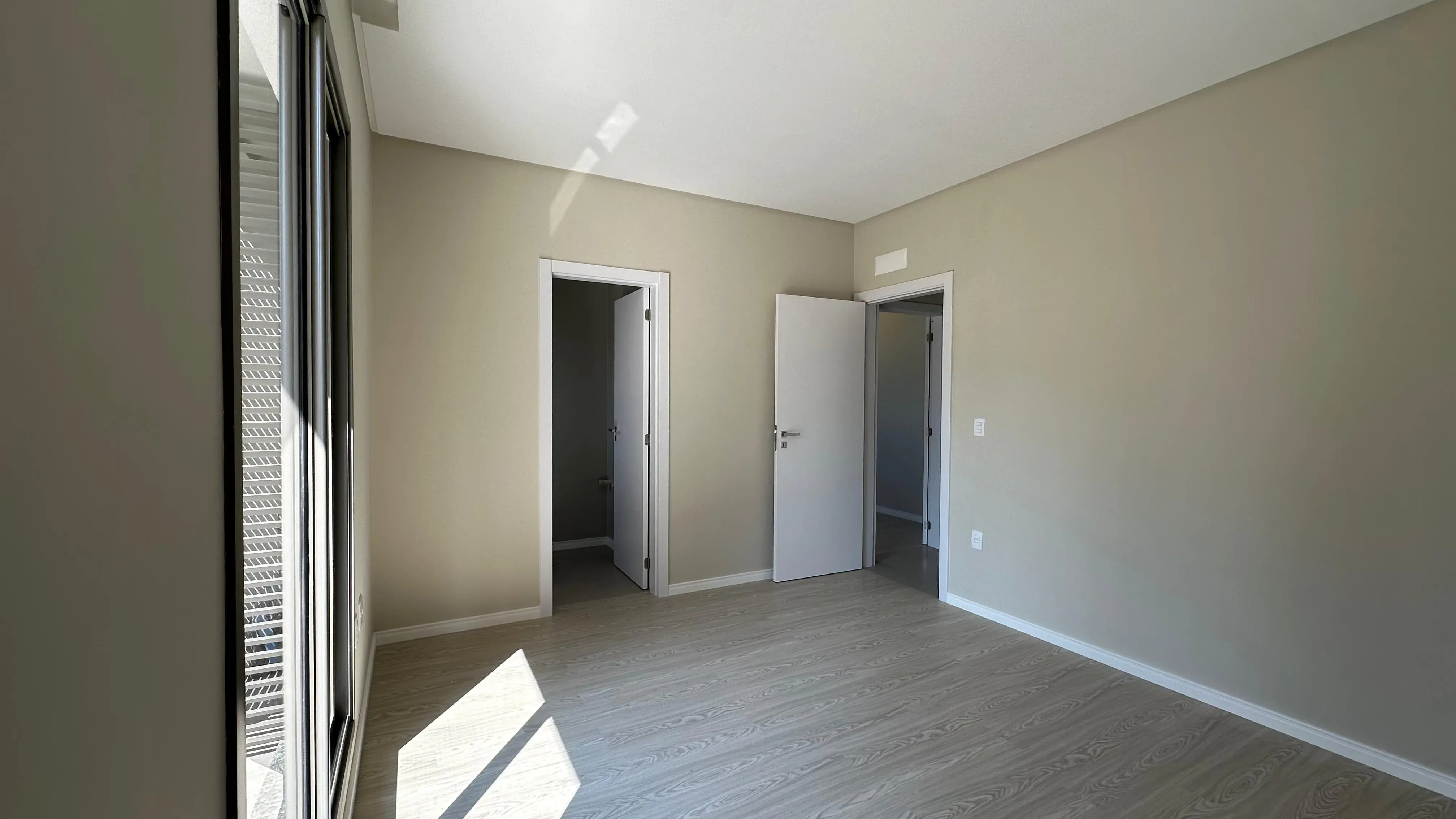 Imagens do imóveis Apartamento diferenciado com terraço! 03 Suítes Vaga dupla no térreo - Meia Praia -Itapema