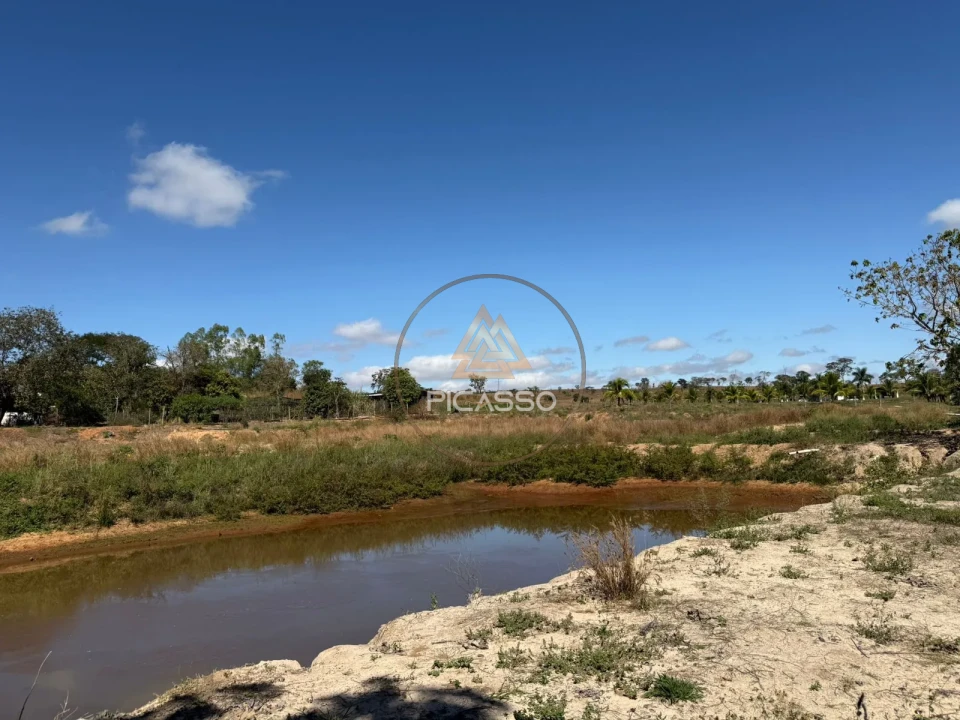 Imagens do imóveis Fazenda/Sítios/Chácaras À Venda 000 Poxoreu