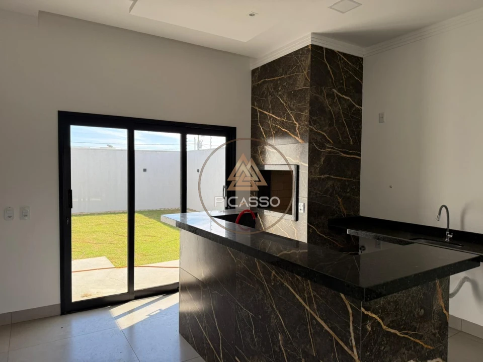 Imagens do imóveis Grande Casa No Santa Felicidade Com Otima Localização E Bairro