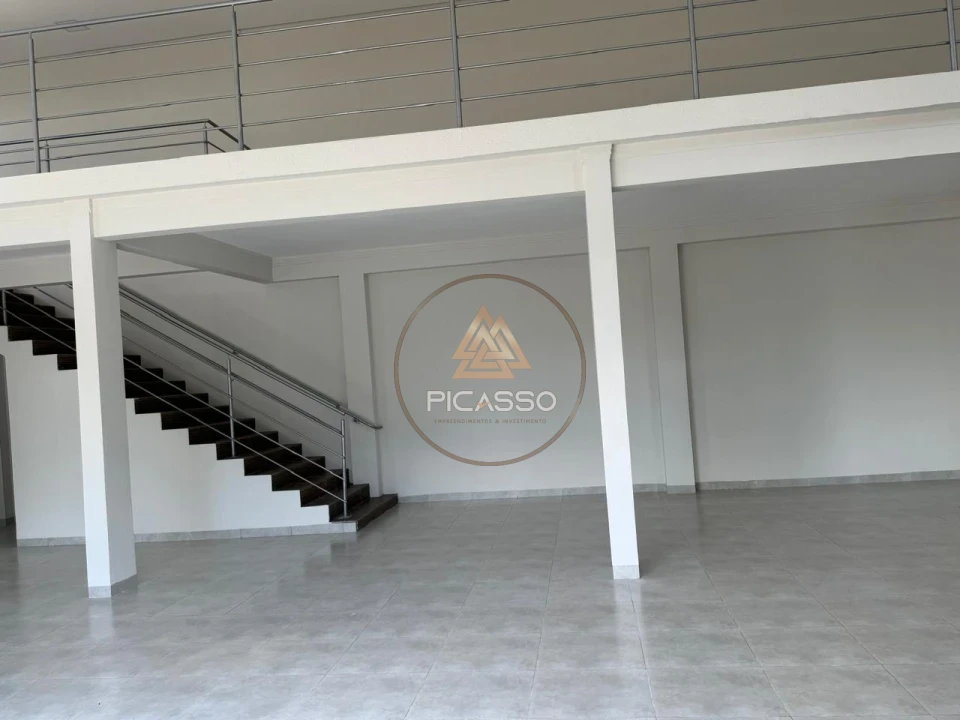Imagens do imóveis pavilhão disponível para aluguel na av carnauba