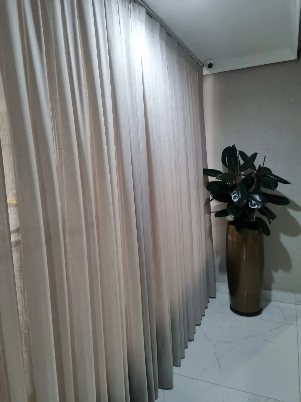 Imagens do imóveis Apartamento quadra mar com 2 dormitórios sendo 1 suíte na Meia Praia em Itapema
