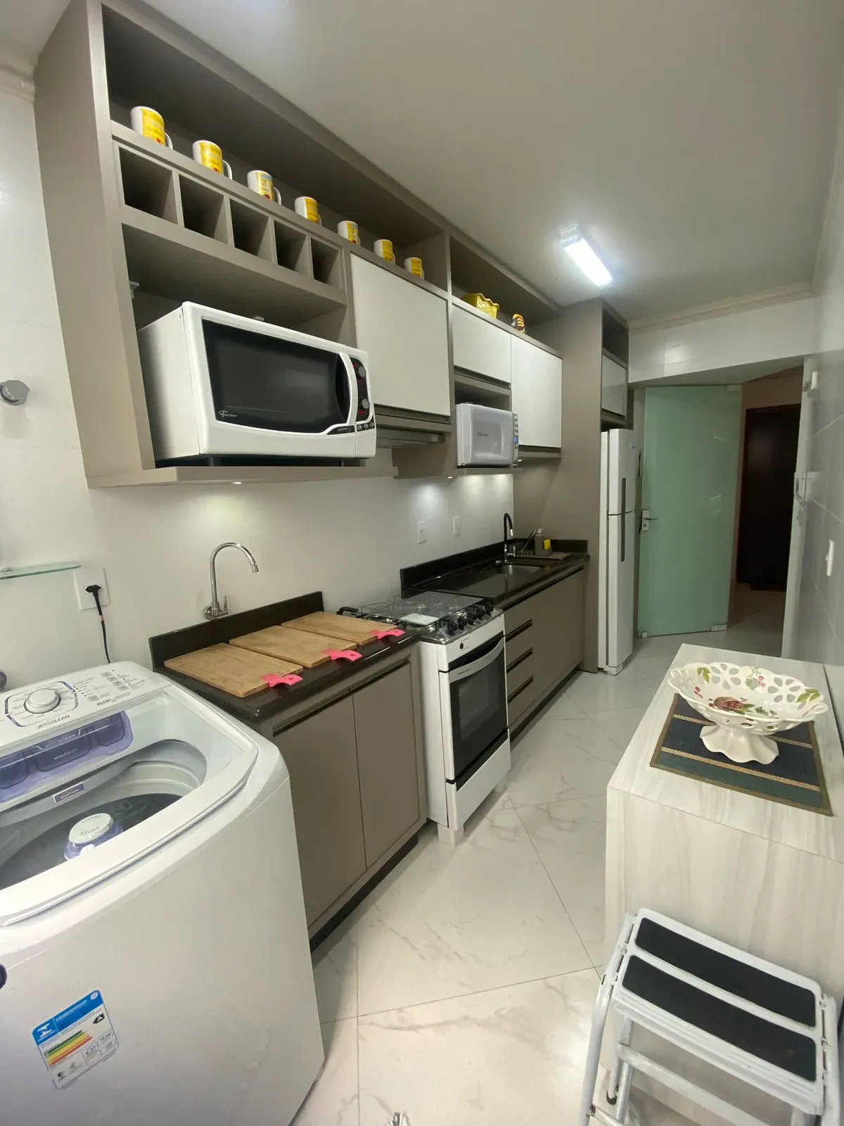 Imagens do imóveis Apartamento quadra mar com 2 dormitórios sendo 1 suíte na Meia Praia em Itapema
