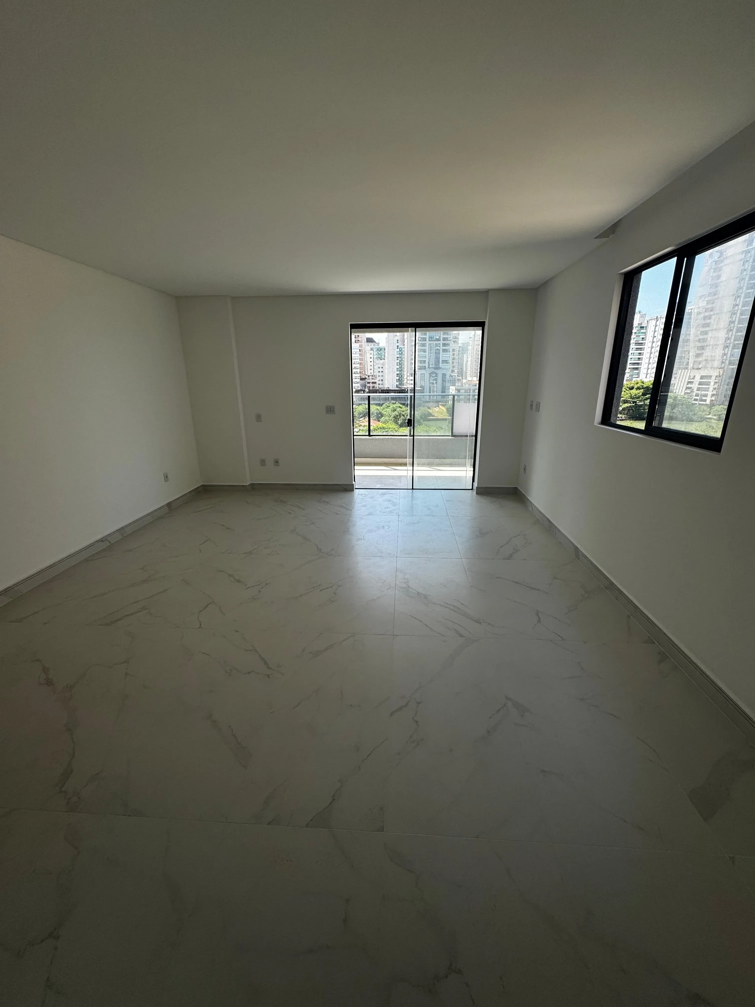Imagens do imóveis Apartamento com 2 suítes e 2 vagas de garagem, no Perequê em Porto Belo