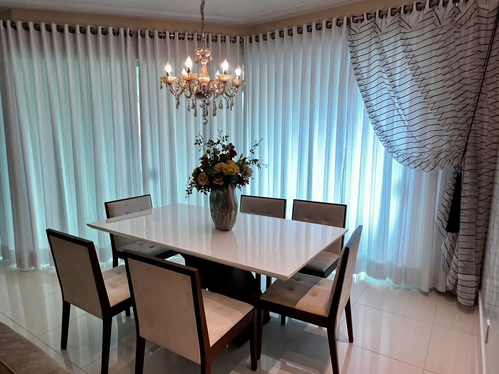 Imagens do imóveis Apartamento mobiliado com 3 suítes 20m do mar em Itapema