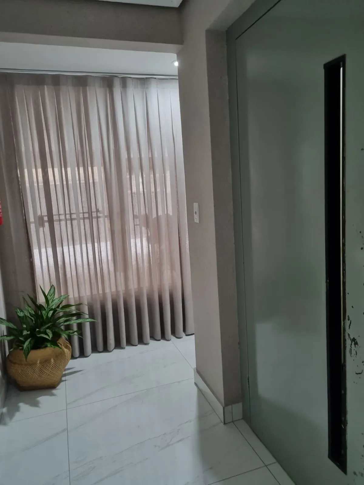 Imagens do imóveis Apartamento quadra mar com 2 dormitórios sendo 1 suíte na Meia Praia em Itapema