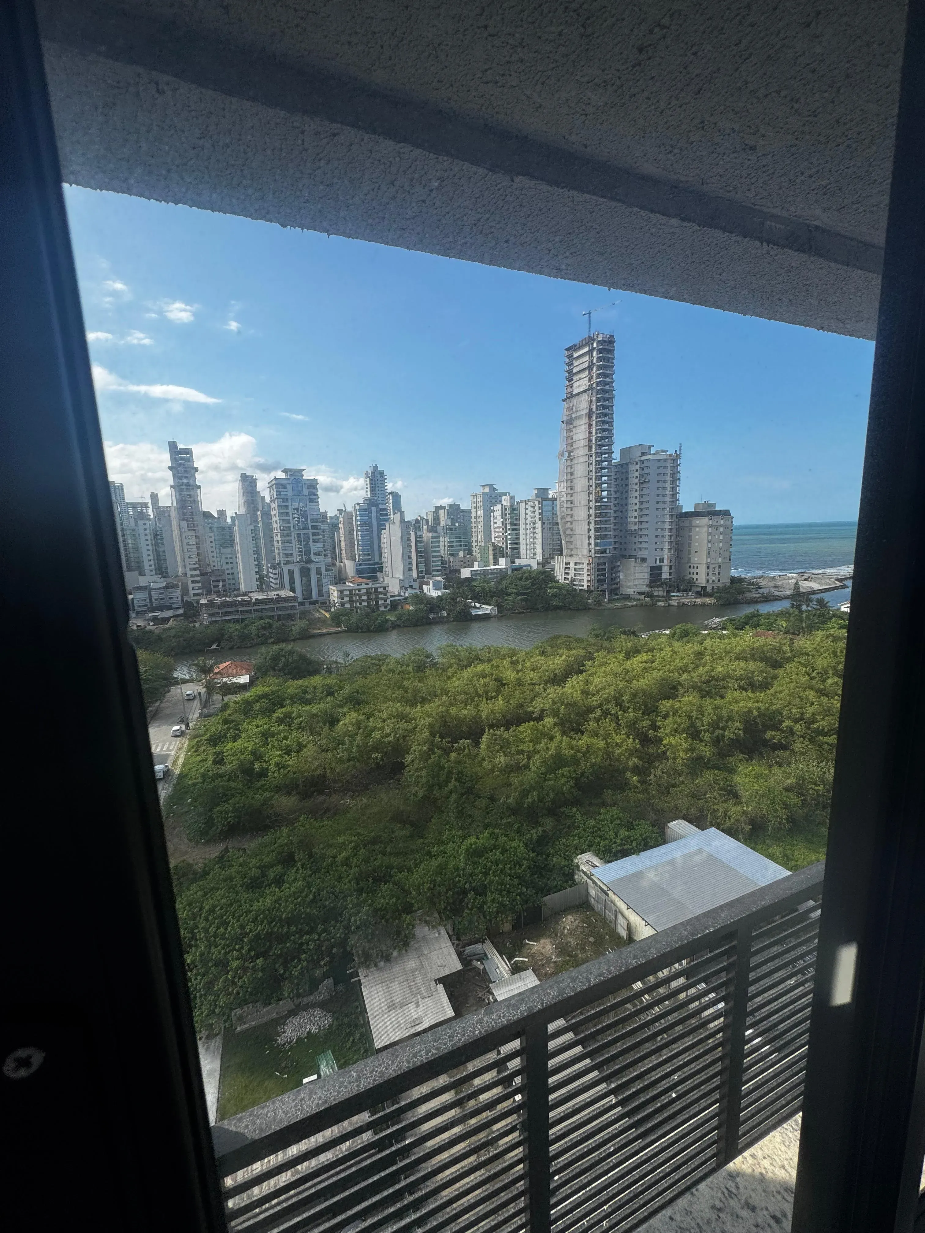 Imagens do imóveis Apartamento com 2 suítes, 2 vagas de garagem no Perequê em Porto Belo