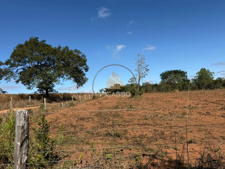 Imagens do imóveis Fazenda/Sítios/Chácaras À Venda 000 Poxoreu