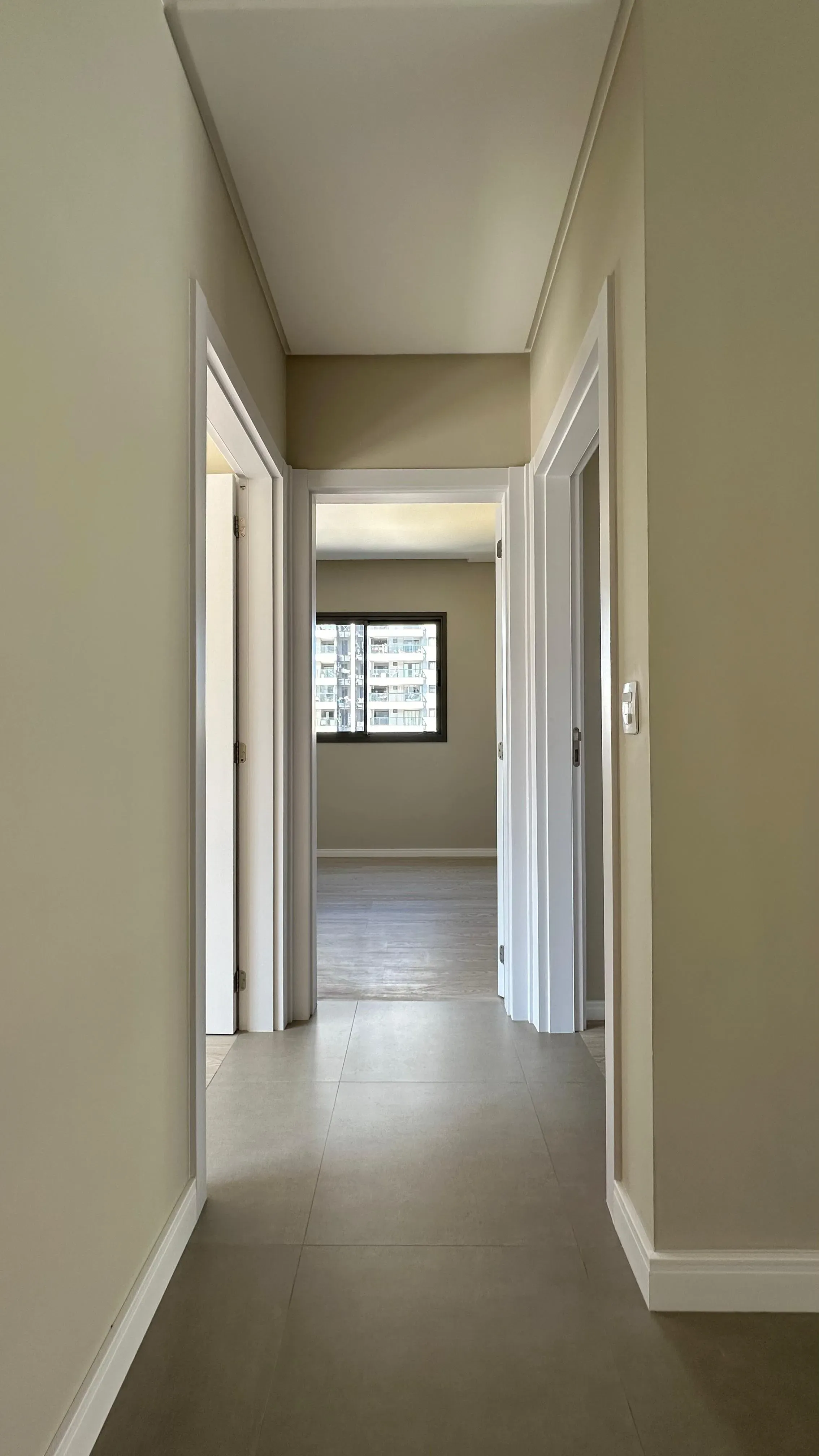 Imagens do imóveis Apartamento diferenciado com terraço! 03 Suítes Vaga dupla no térreo - Meia Praia -Itapema