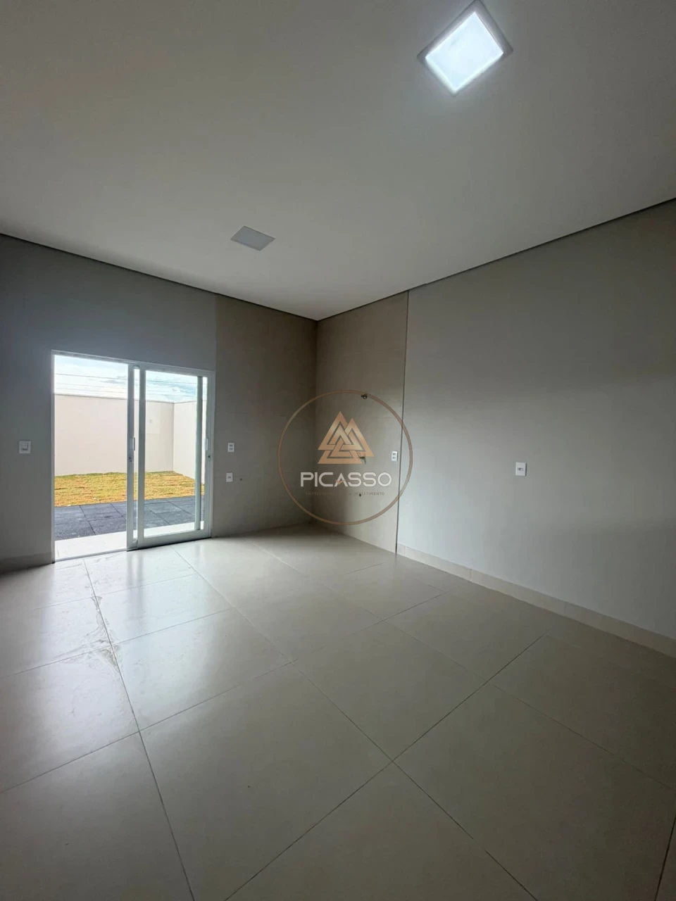Imagens do imóveis CASA A VENDA NO JARDIM PARAISO UNIFAMILIAR NOVA DE ÓTIMA  LOCALIZAÇÃO EM TOM BRONZE