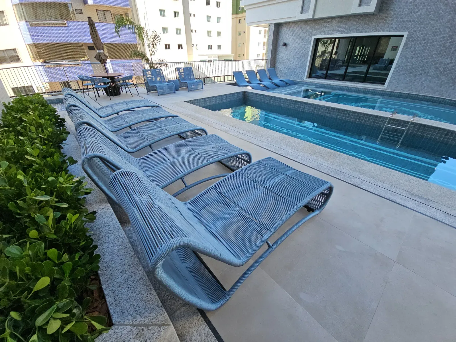 Imagens do imóveis Apartamento Alto Padrão com 4 suítes e 3 vagas de garagem na Meia Praia, Itapema