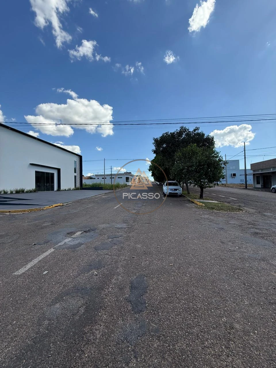 Imagens do imóveis pavilhão disponível para aluguel na av carnauba