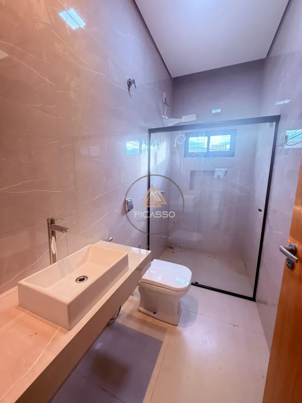 Imagens do imóveis CASA A VENDA NO JARDIM EUROPA III NOVA DE ÓTIMA  LOCALIZAÇÃO