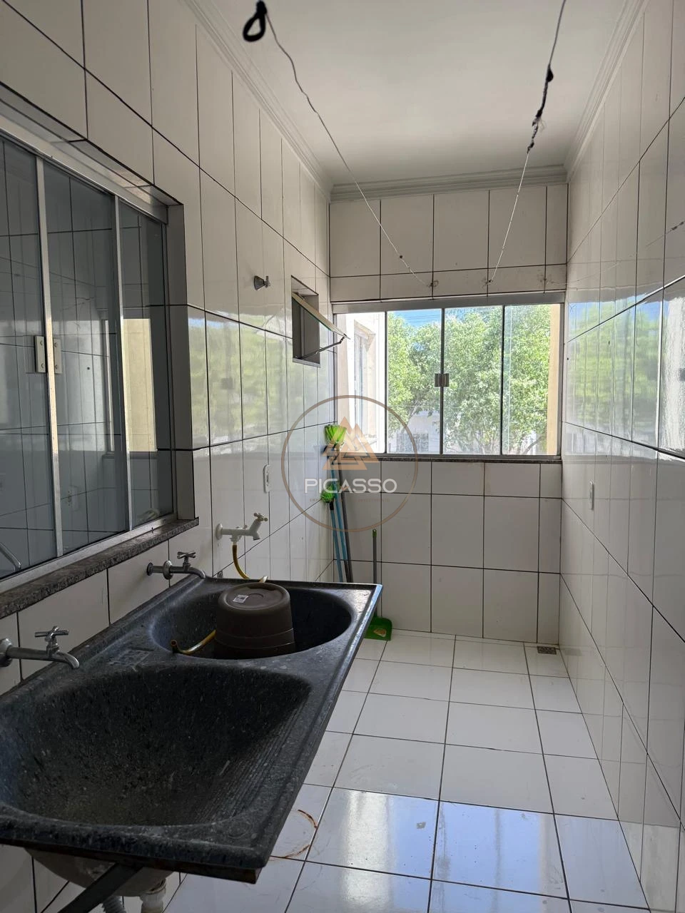 Imagens do imóveis apartamento a venda no bairro buritis III rua calma e bairro ótimo