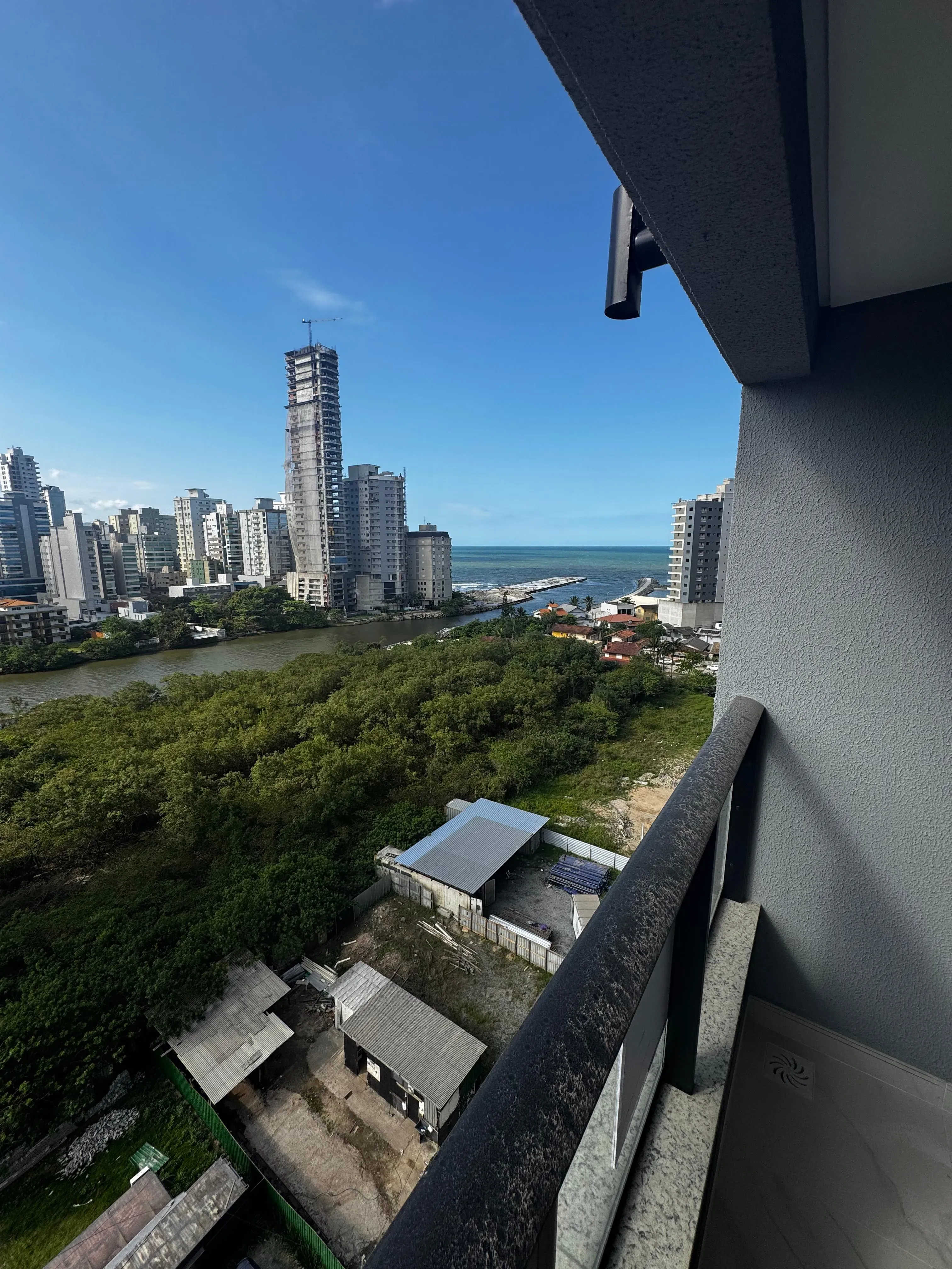 Imagens do imóveis Apartamento com 2 suítes, 2 vagas de garagem no Perequê em Porto Belo