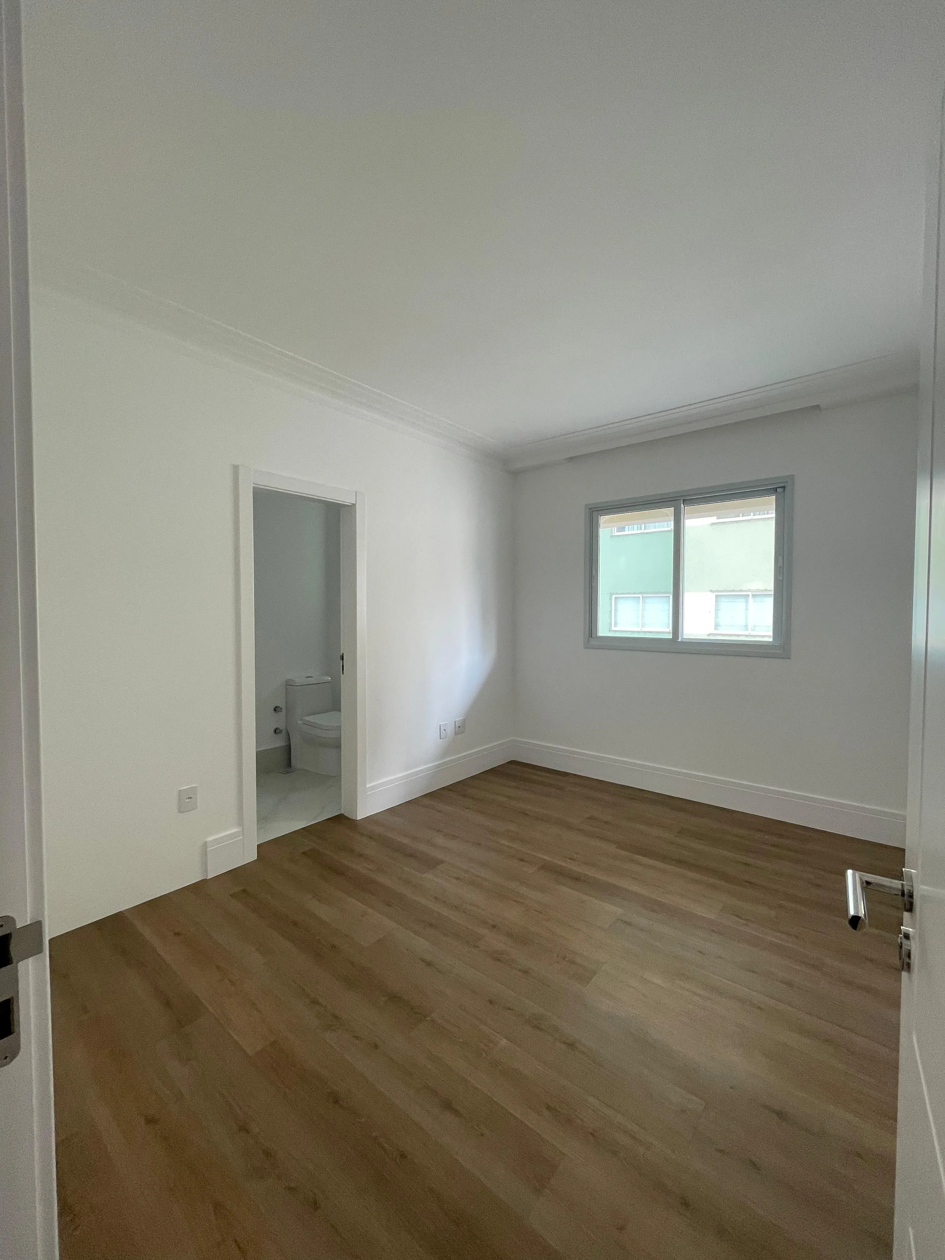 Imagens do imóveis Apartamento com 4 suítes e 3 vagas de garagem no bairro Meia Praia em Itapema