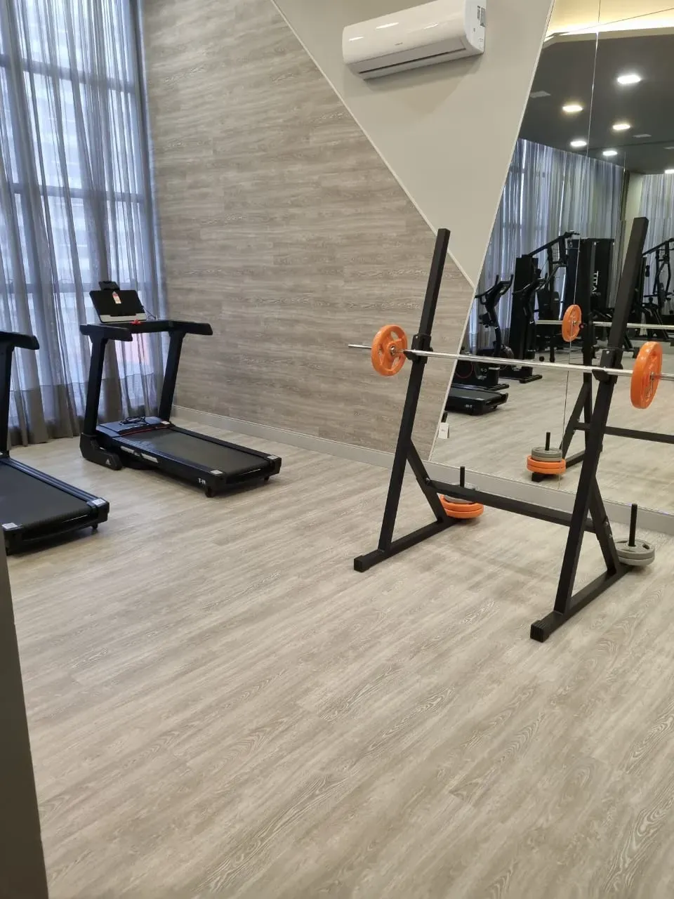 Imagens do imóveis Apartamento com 3 suítes e 3 vagas de garagem na Meia Praia em Itapema