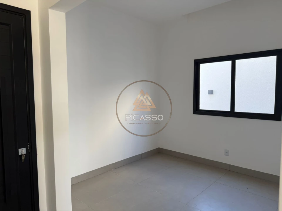 Imagens do imóveis Grande Casa No Santa Felicidade Com Otima Localização E Bairro