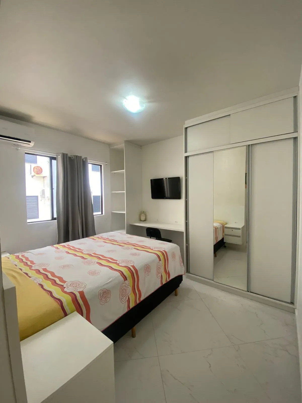 Imagens do imóveis Apartamento quadra mar com 2 dormitórios sendo 1 suíte na Meia Praia em Itapema