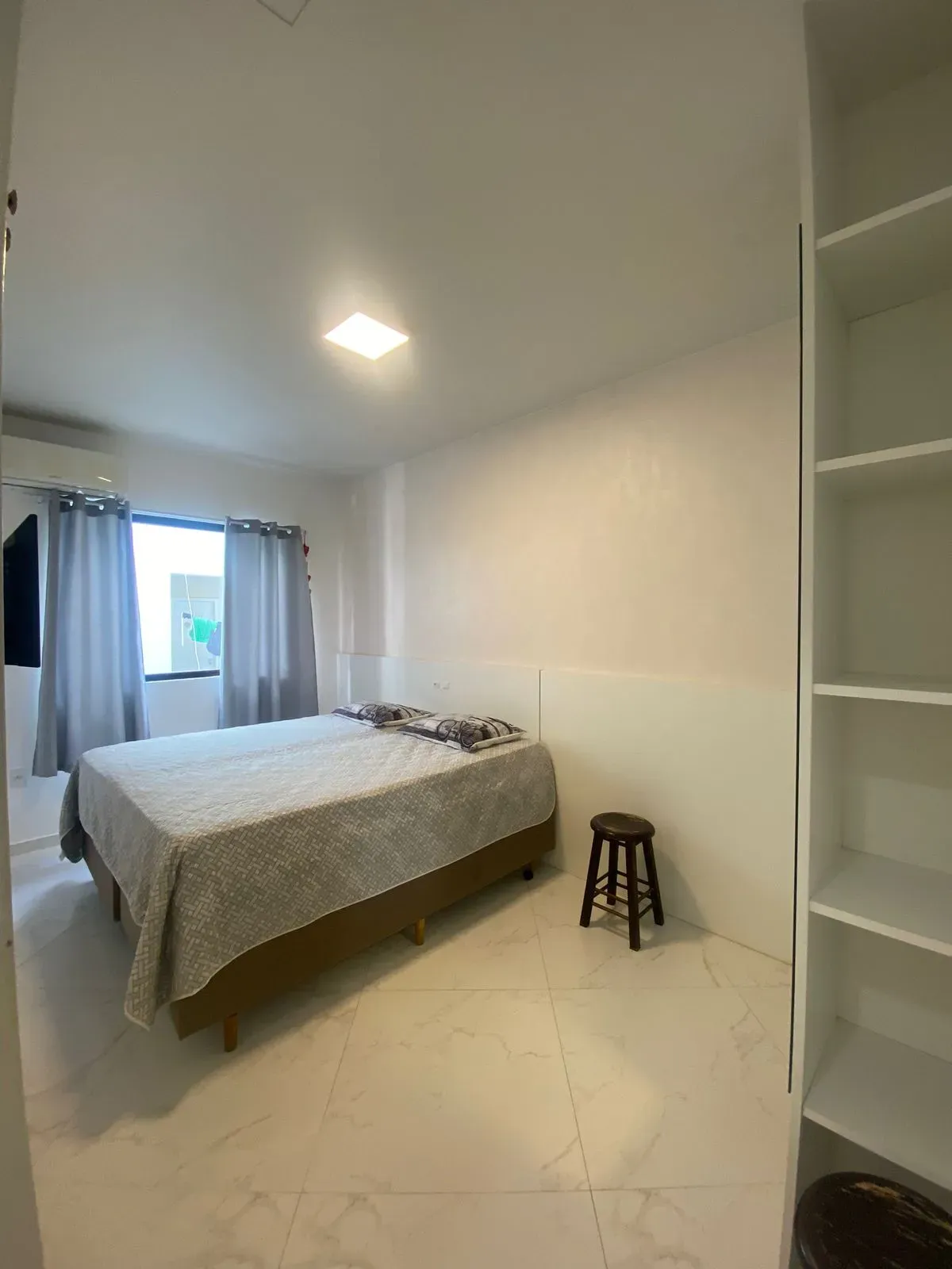 Imagens do imóveis Apartamento quadra mar com 2 dormitórios sendo 1 suíte na Meia Praia em Itapema