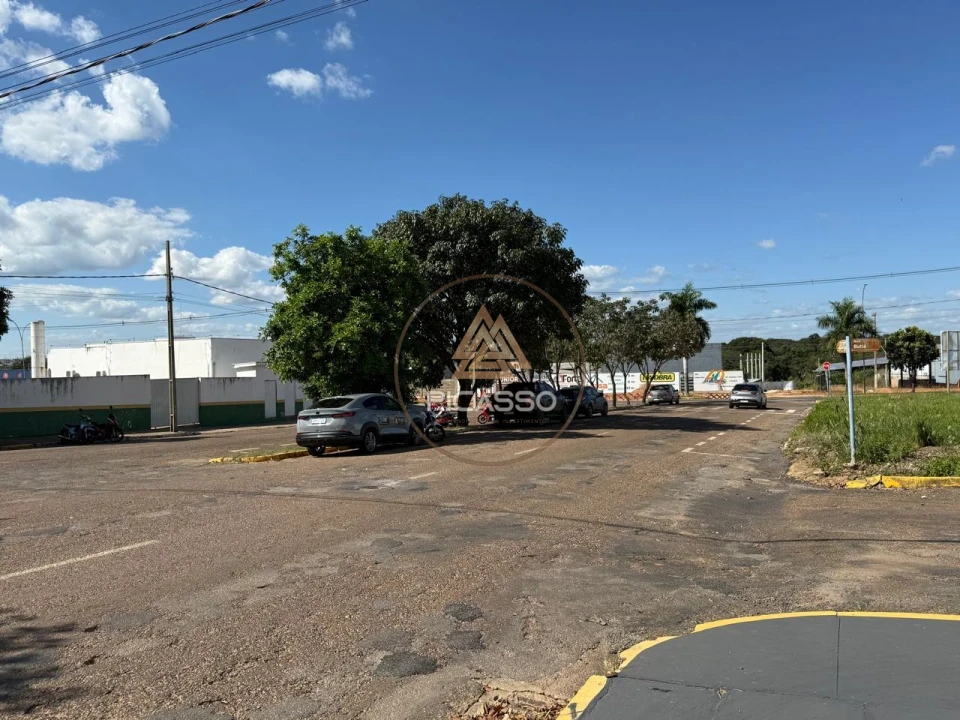 Imagens do imóveis pavilhão disponível para aluguel na av carnauba