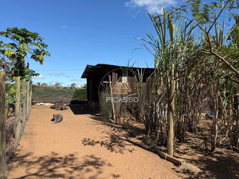 Imagens do imóveis Fazenda/Sítios/Chácaras À Venda 000 Poxoreu