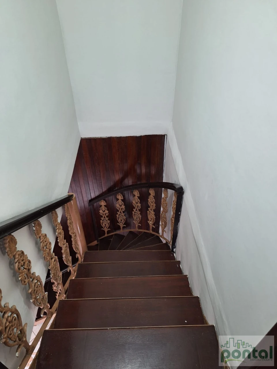Ampla Casa com Quintal, Churrasqueira e Sauna