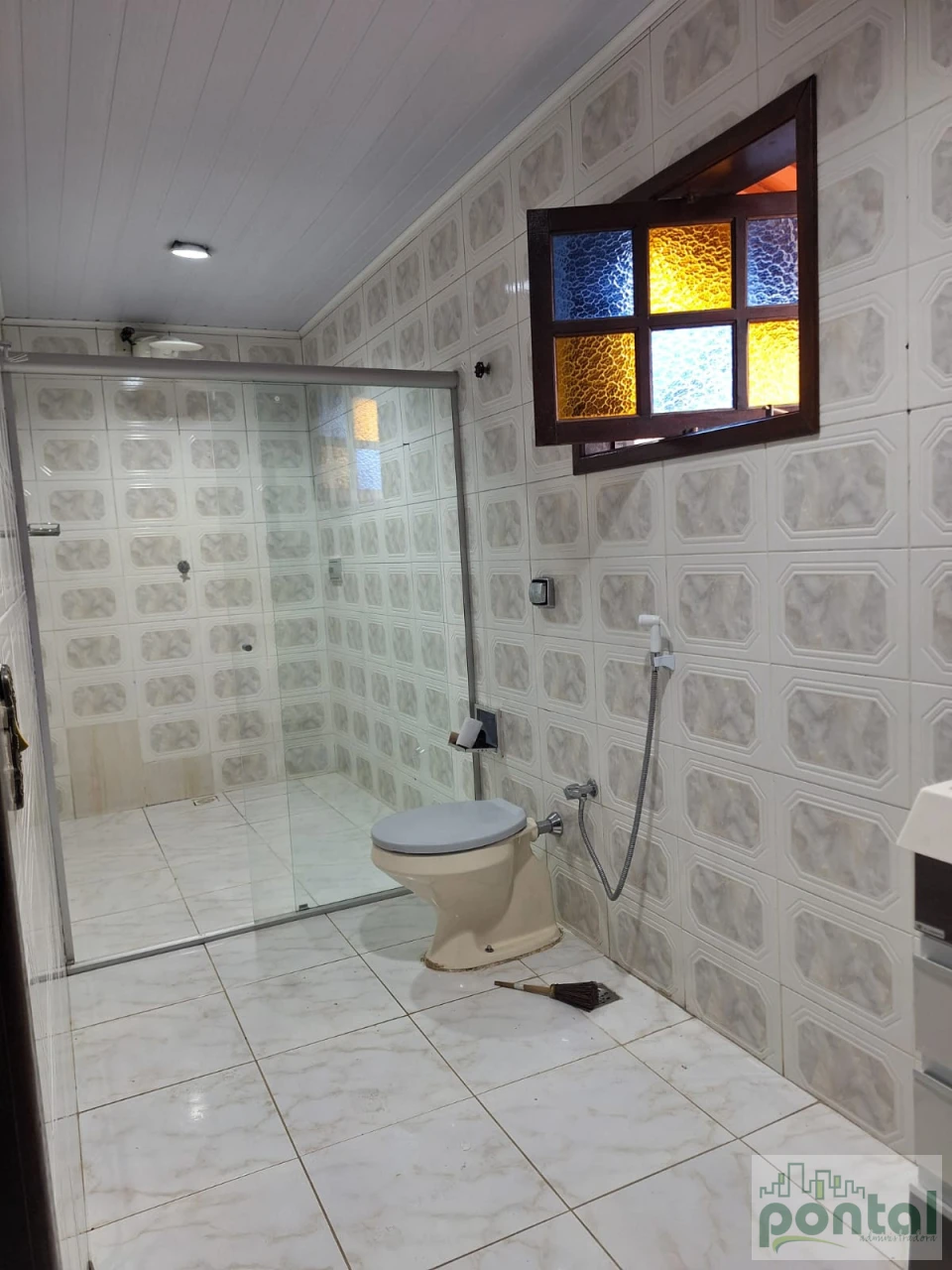 Ampla Casa com Quintal, Churrasqueira e Sauna