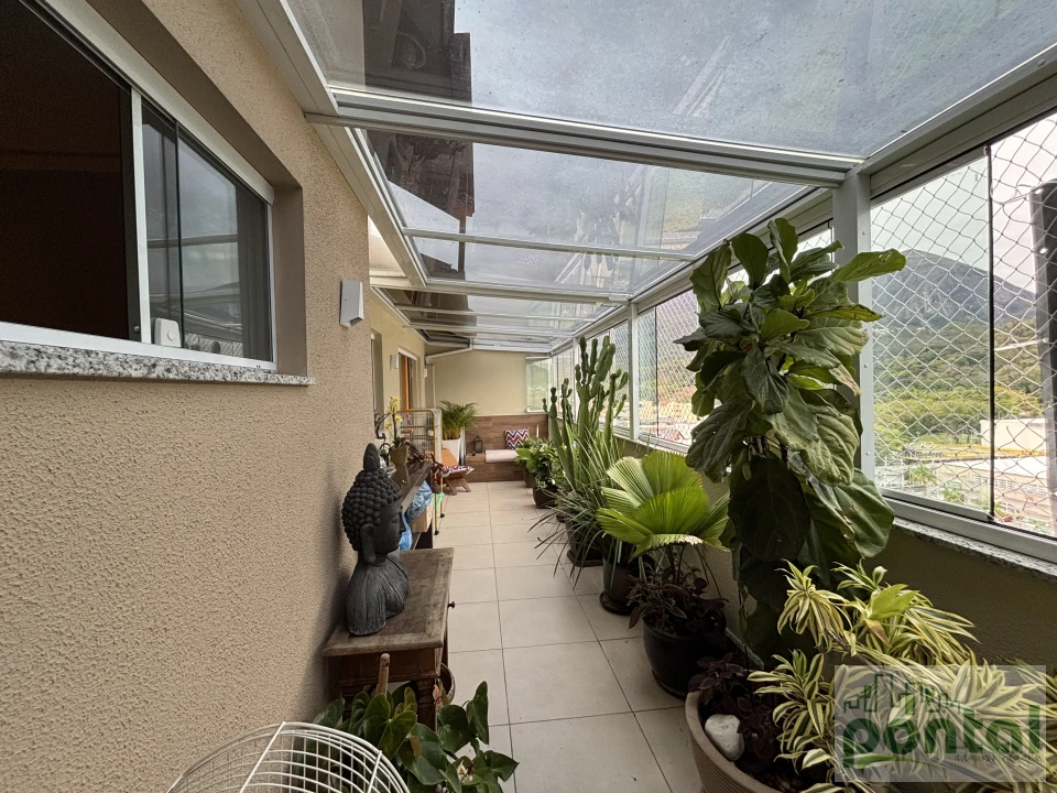 Cobertura Espaçosa à Venda no Centro de Nova Friburgo