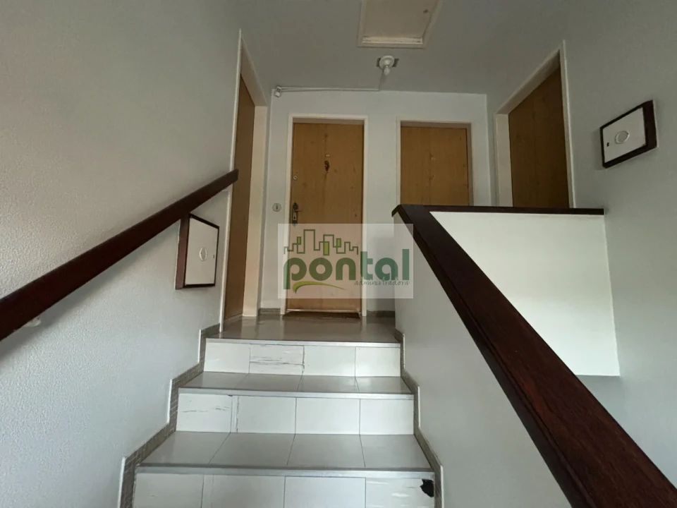Imagens do imóveis Apartamento de 3 Quartos nas Braunes, Praticamente no Centro — Apenas 200m da Avenida Alberto Braune