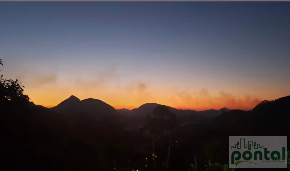 Imagens do imóveis Apartamento À Venda nas Braunes no Condomínio Moradas Sans Souci Nova Friburgo