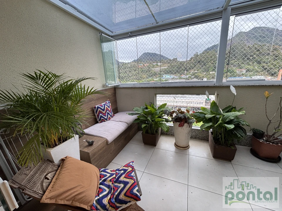 Cobertura Espaçosa à Venda no Centro de Nova Friburgo