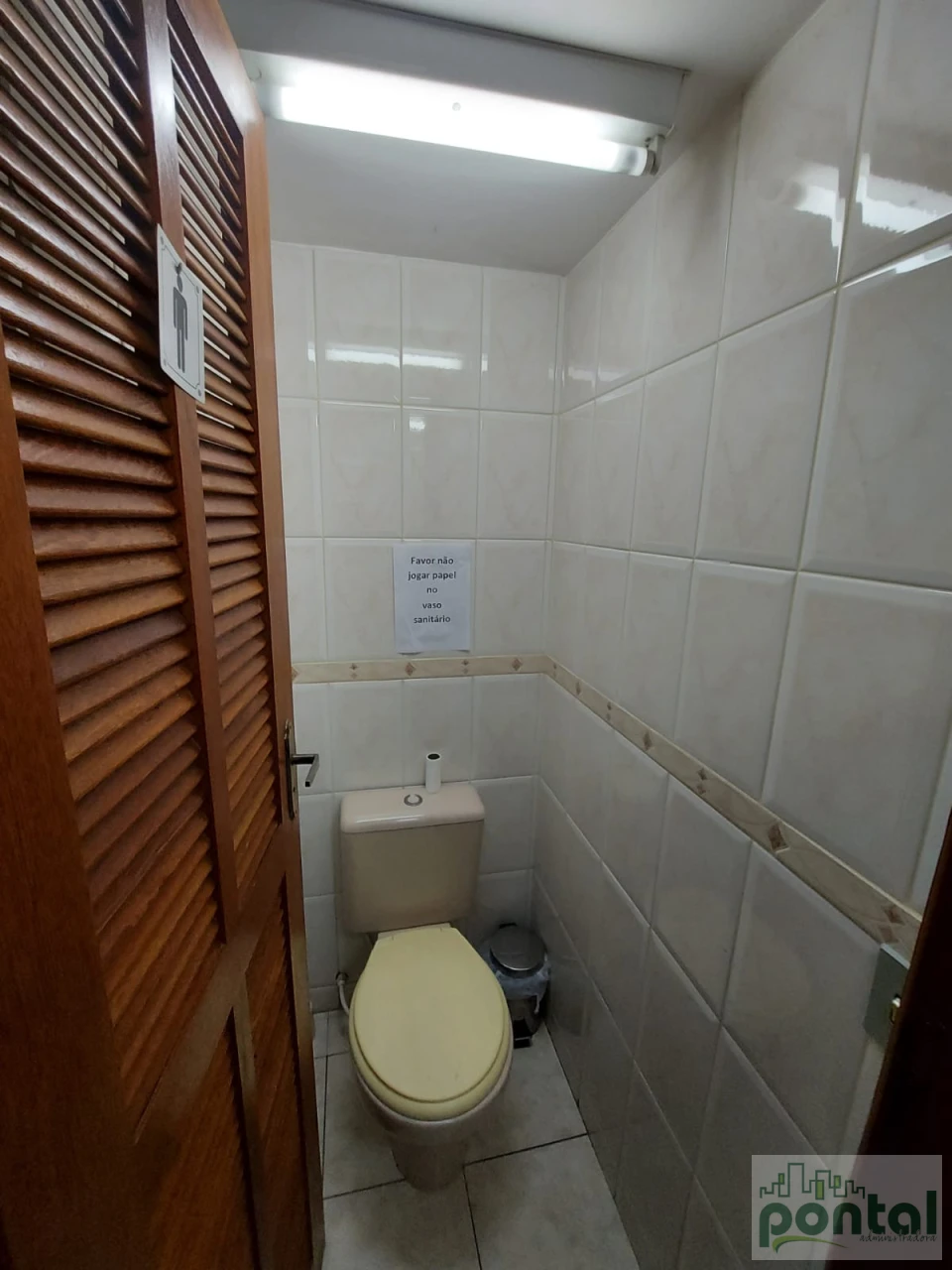 AMPLA LOJA NO CENTRO DE NOVA FRIBURGO