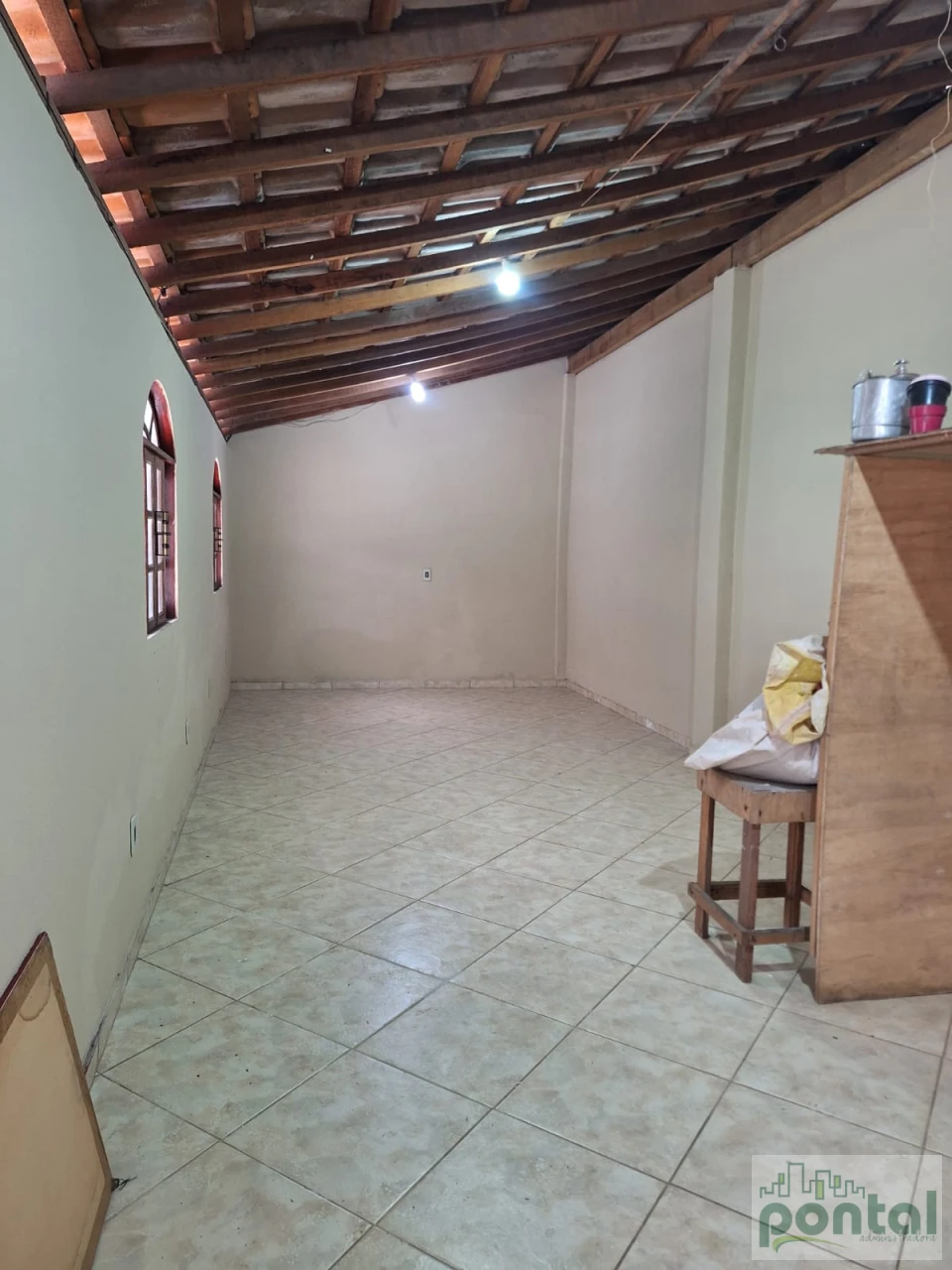 Ampla Casa com Quintal, Churrasqueira e Sauna