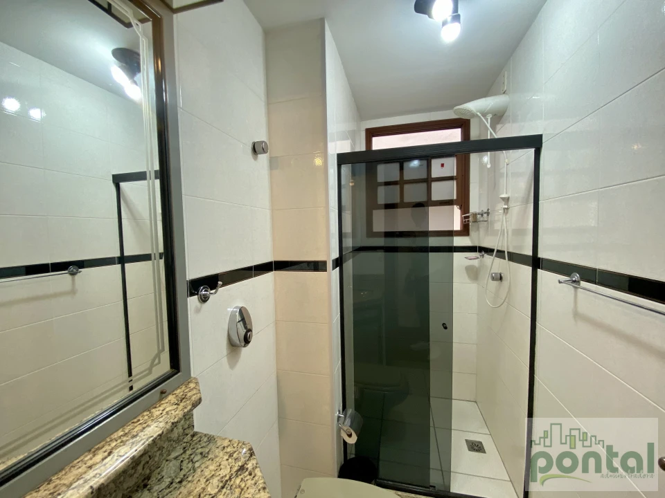 Casa de Alto Padrão com 4 Suítes, Área Gourmet e Garagem no Centro de Nova Friburgo