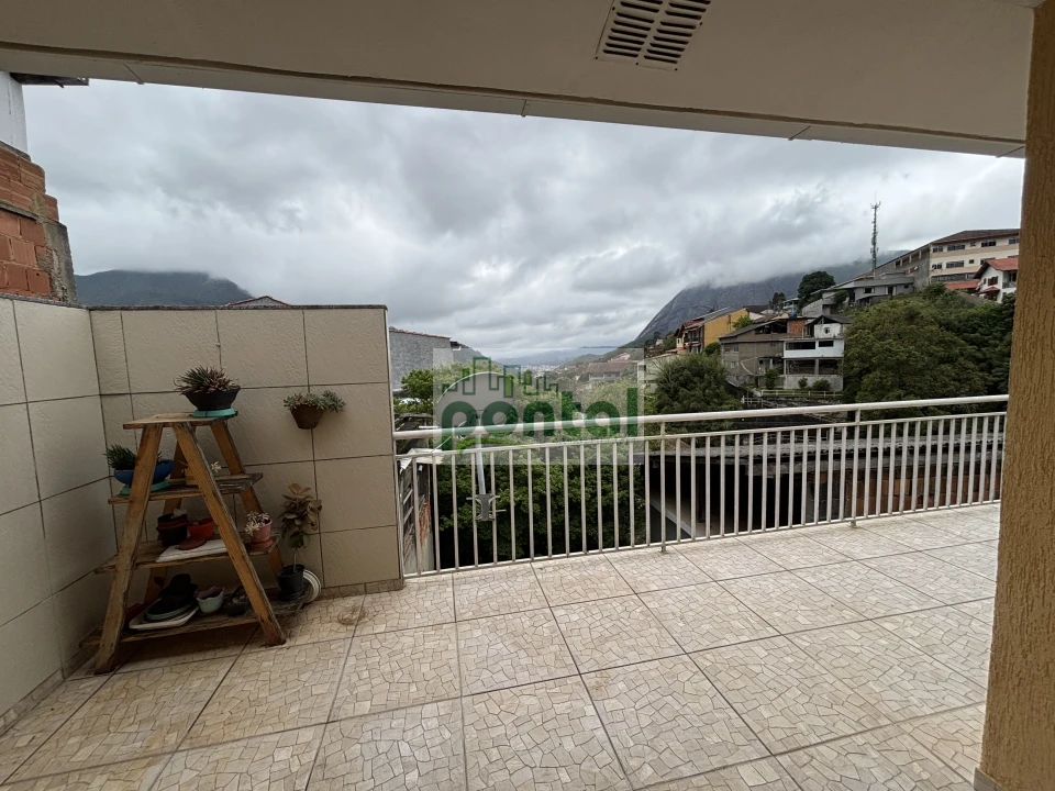 Imagens do imóveis Casa a venda 2 quartos, toda reformada e com vista privilegiada no Cascatinha