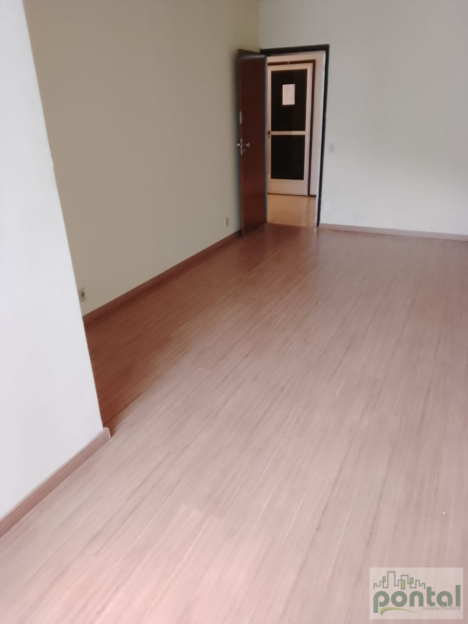 Sala Comercial Á Venda Edifício José Mastrangelo Nova Friburgo