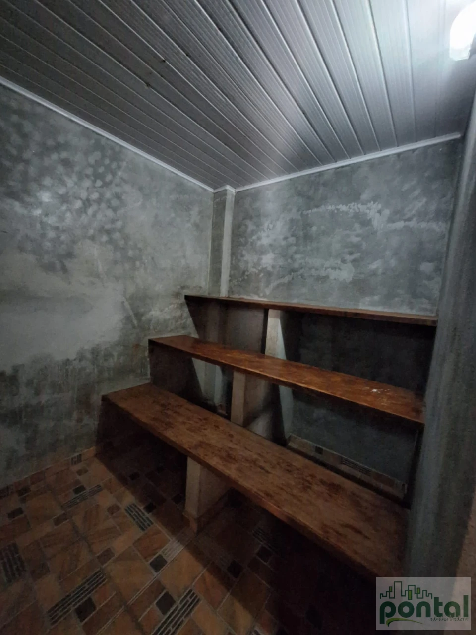 Ampla Casa com Quintal, Churrasqueira e Sauna