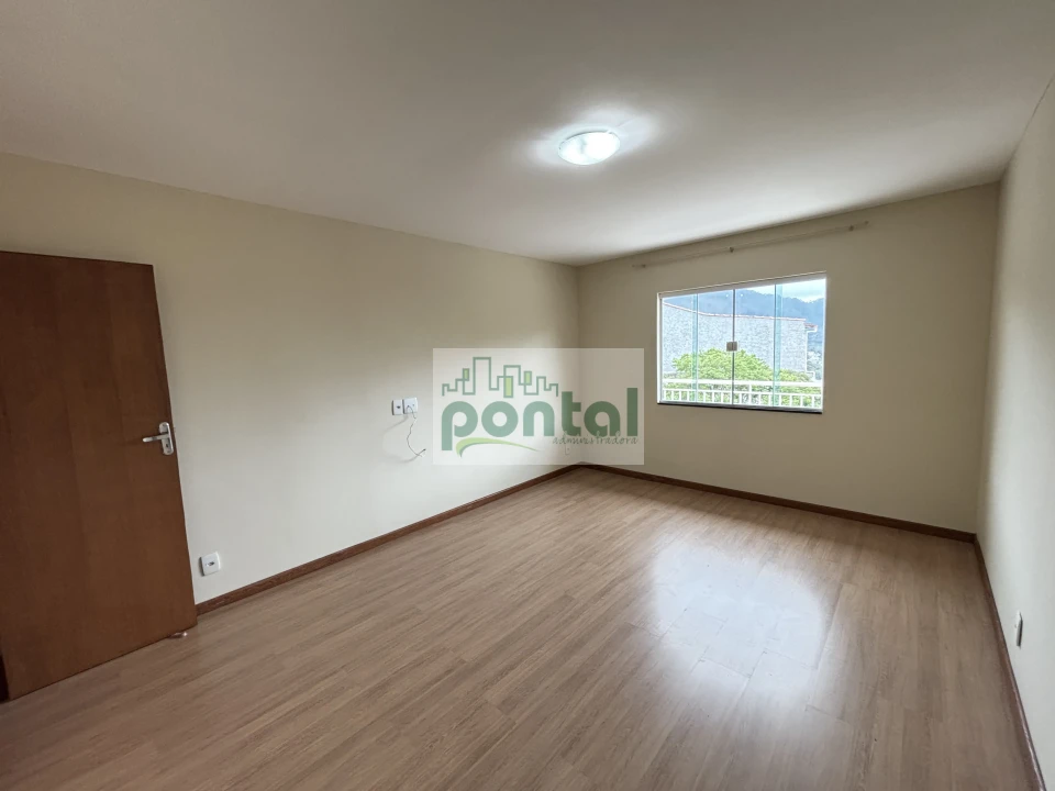 Imagens do imóveis Casa a venda 2 quartos, toda reformada e com vista privilegiada no Cascatinha