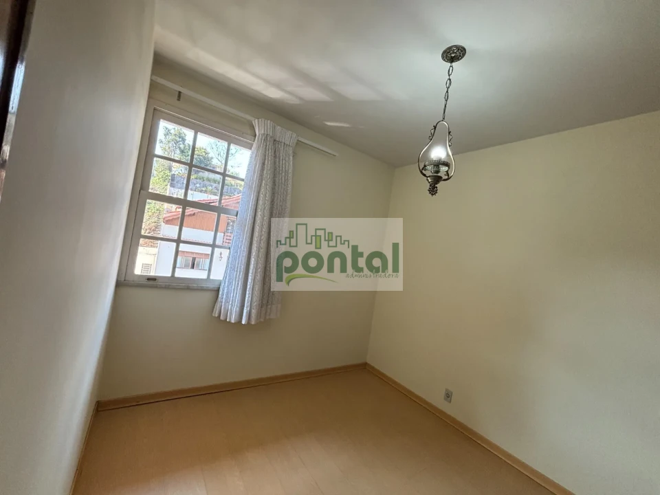Imagens do imóveis Apartamento de 3 Quartos nas Braunes, Praticamente no Centro — Apenas 200m da Avenida Alberto Braune