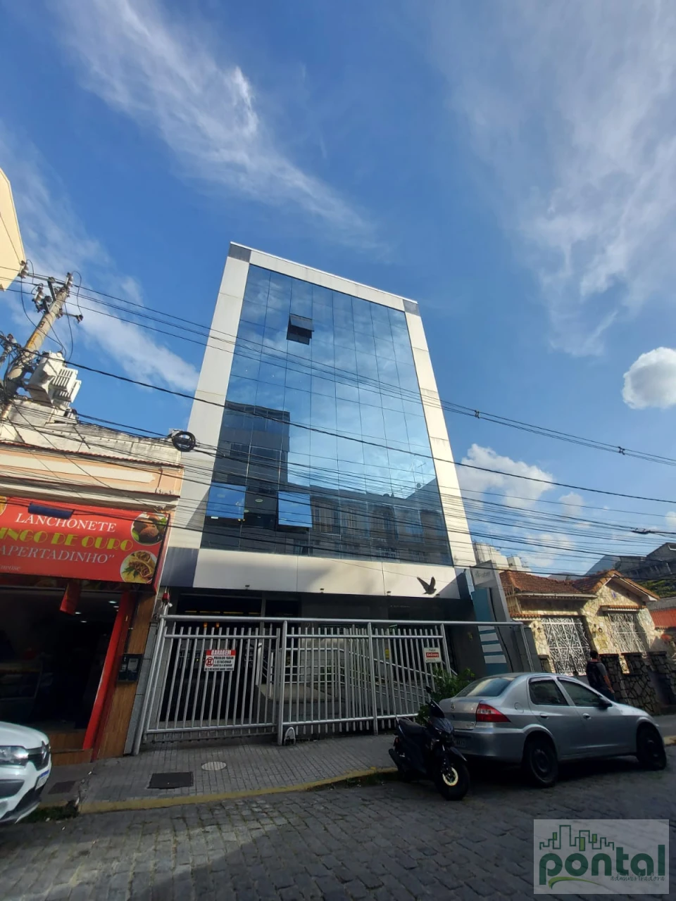 AMPLA LOJA NO CENTRO DE NOVA FRIBURGO