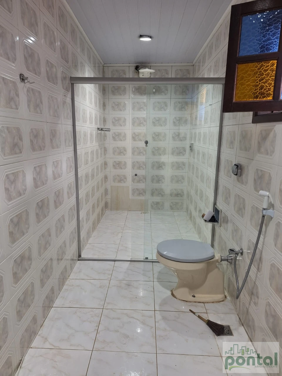 Ampla Casa com Quintal, Churrasqueira e Sauna