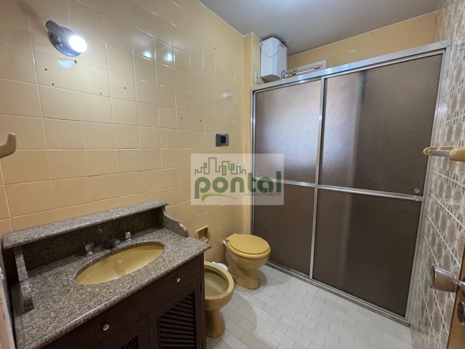 Imagens do imóveis Apartamento de 3 Quartos nas Braunes, Praticamente no Centro — Apenas 200m da Avenida Alberto Braune